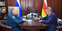 Первые лица МЧС России Александр Куренков и Северной Осетии Сергей Меняйло оценили возможность создания региональной пожарной охраны - МЧС Чукотского АО